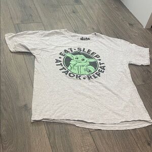 Star Wars Light Gray T-Shirt with Green Graphic